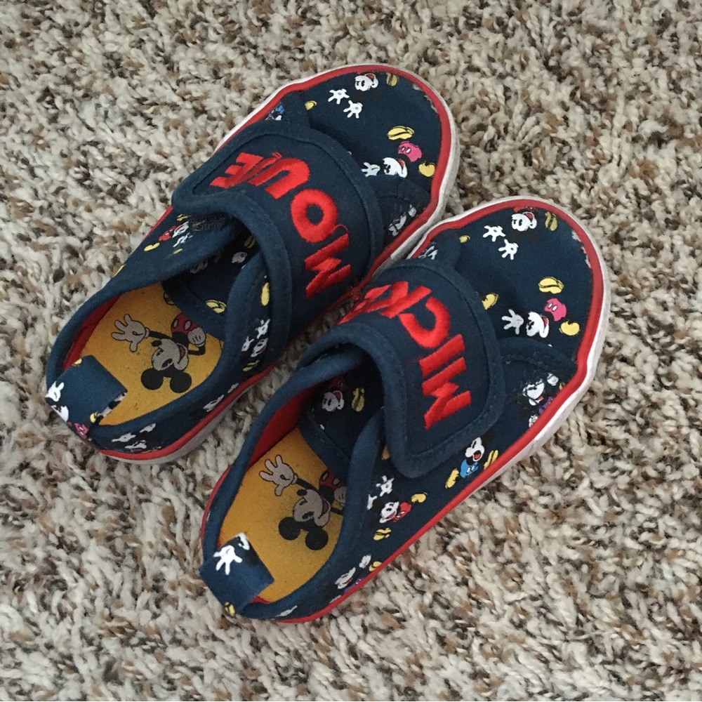 Authentic Disney kids mickey mouse shoes
